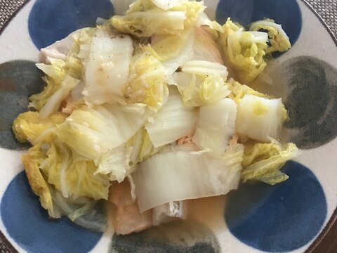 白菜とサーモンの玉ねぎ麹煮